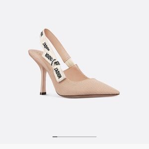 Dior Heels Tan slingbacks